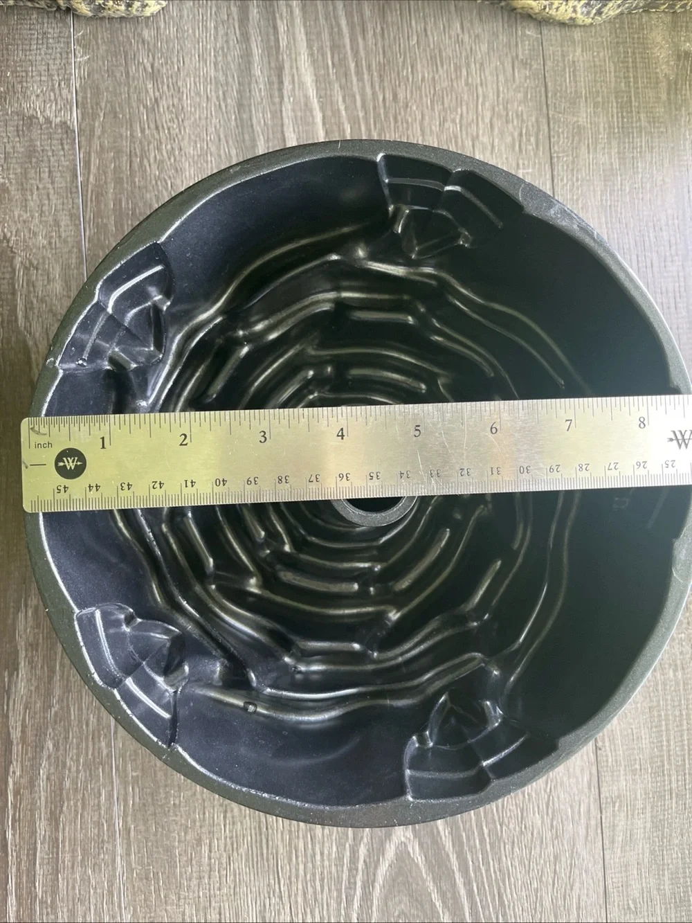 Nordic Ware Black Rose-Shaped Heavy Aluminum  Cast Cake Mold Pan -